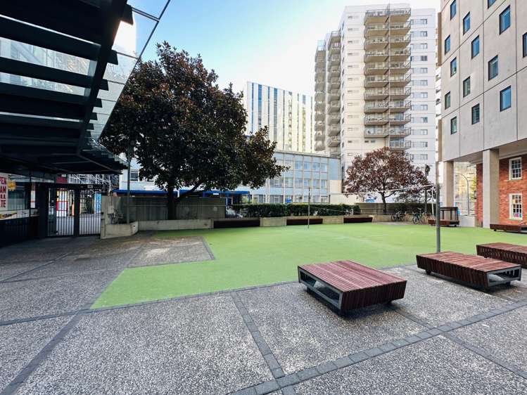 4H/8 Mount Street City Centre_10