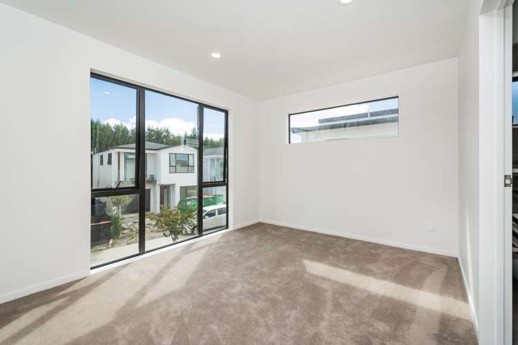 7 Pihoihoi Place Hobsonville_17