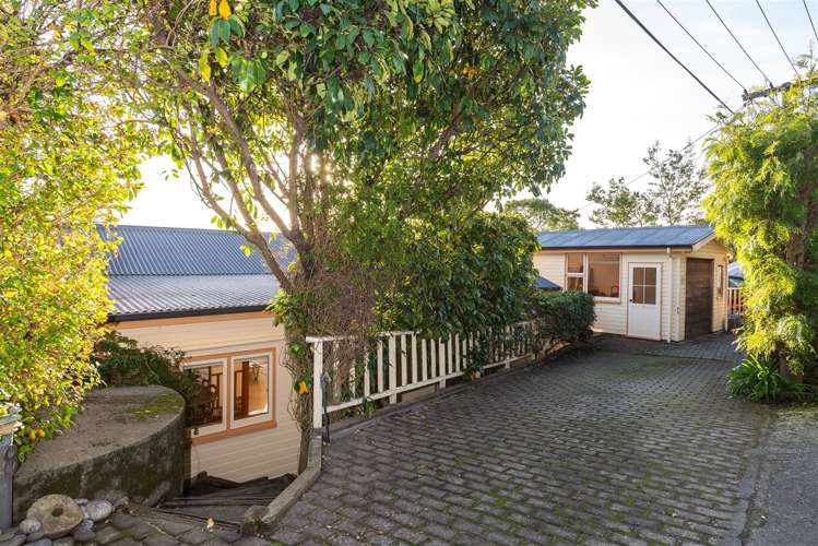 8 Ngaio Lane Charteris Bay_18