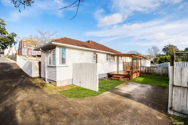 78 Freeland Avenue Mt Roskill_11