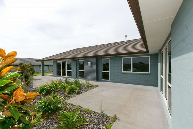 53 Links Drive Waiwhakaiho_19