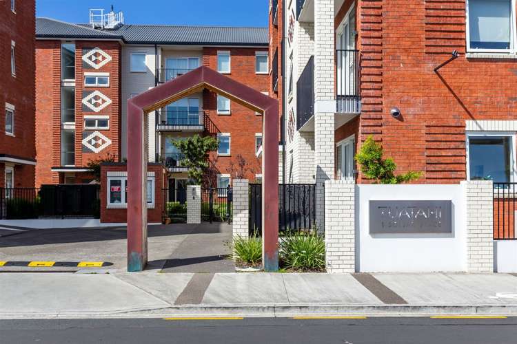 217/1a Soljak Place Mount Albert_23