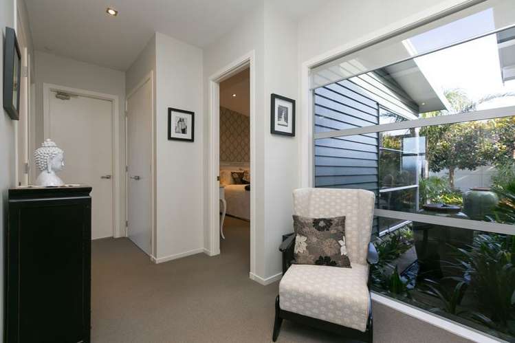 9c Dolphin Parade Bell Block_54