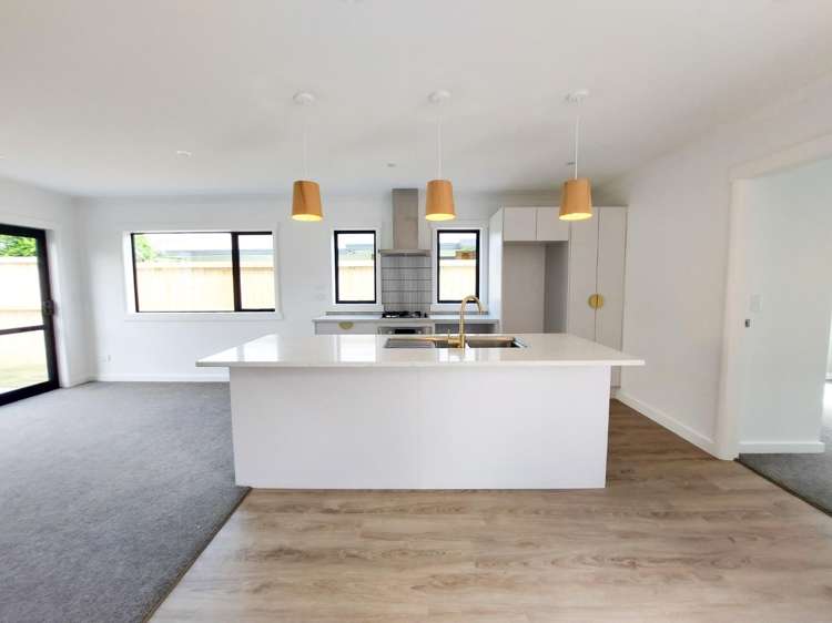 4/24 Endeavour Avenue Flagstaff_2