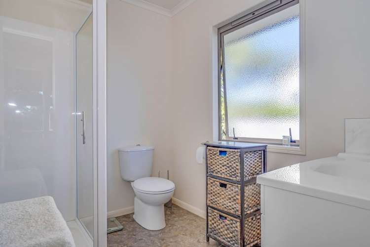 88 Western Hills Drive Kensington_12