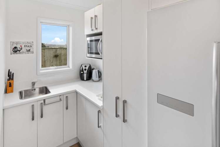 19 Magnolia Crescent Tawhero_6