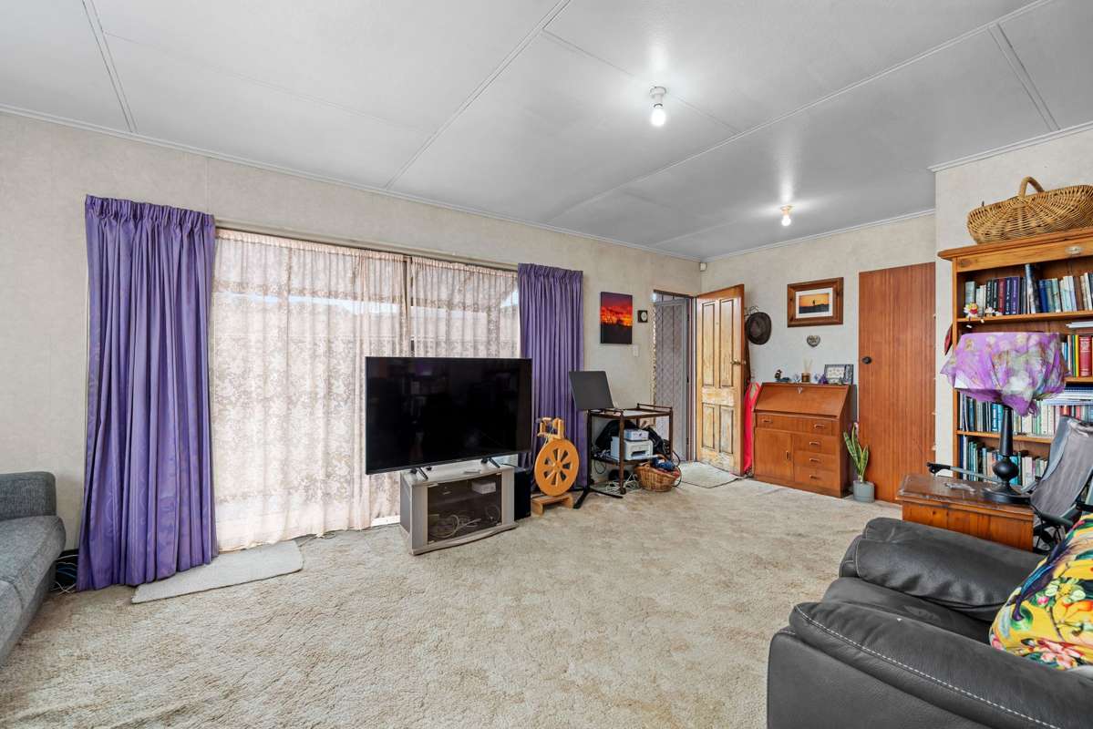 9 William Benton Street_3