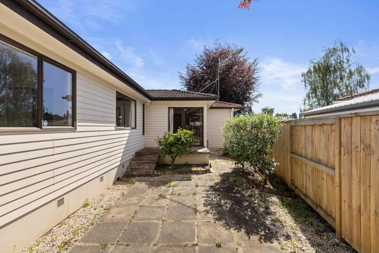 51 Gilbass Avenue Hamilton Lake_15