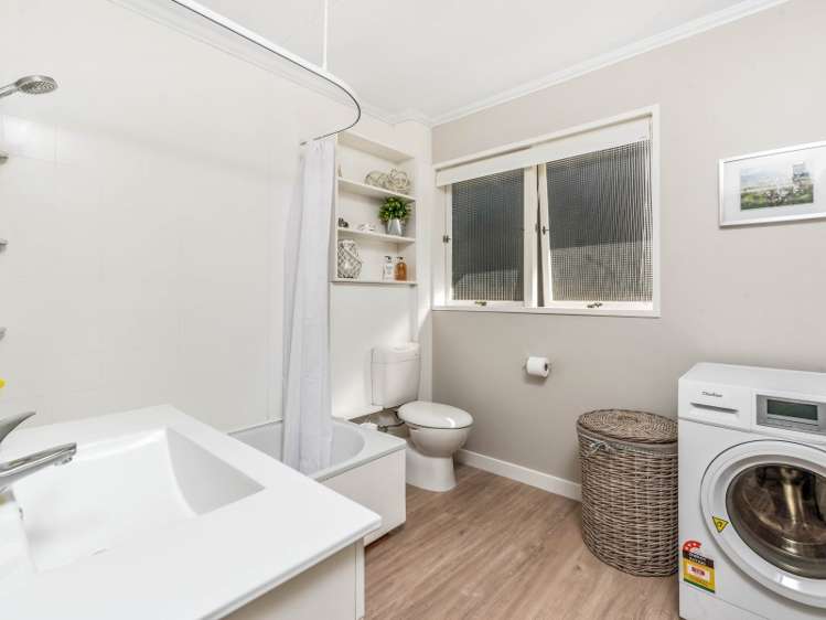 65 Wynyard Crescent Fernhill/Sunshine Bay_18