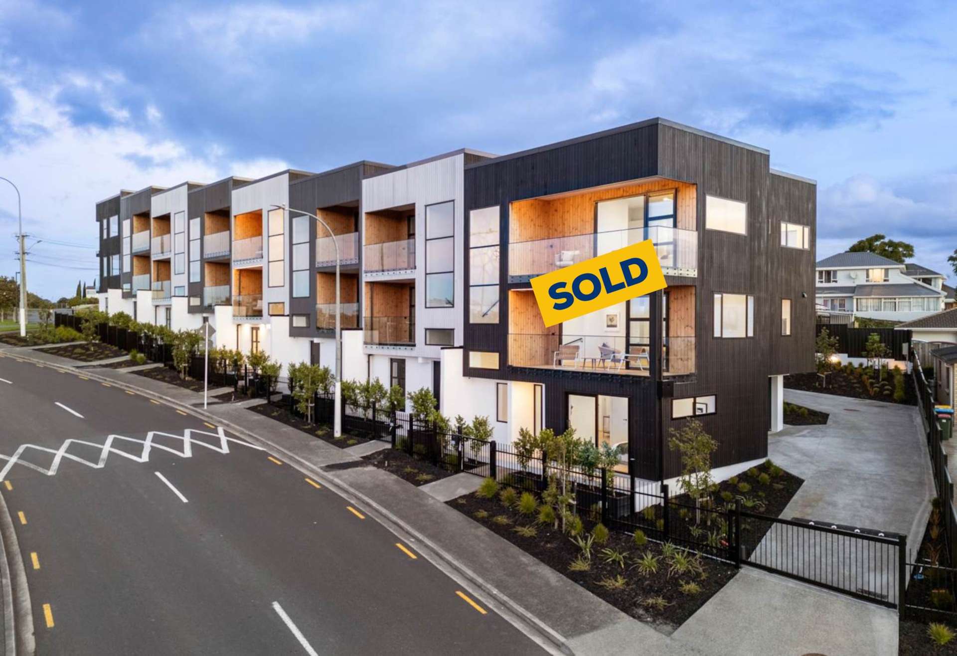 1,2,3,4,5/2 Valonia Street New Windsor_0