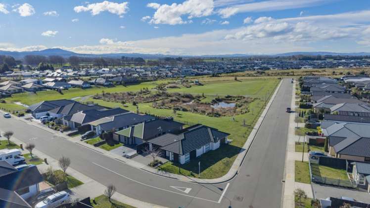 4 Shrimpton Avenue Woodend_15