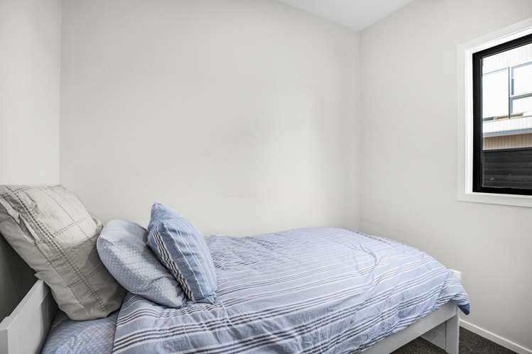 3/62 Queens Grove Hutt Central_13