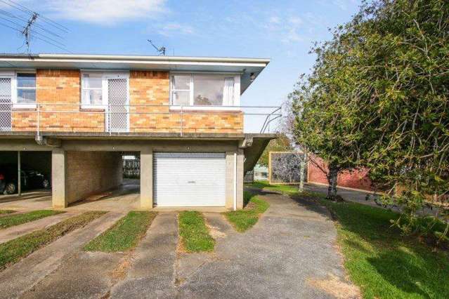 One bedroom unit - Perfect location