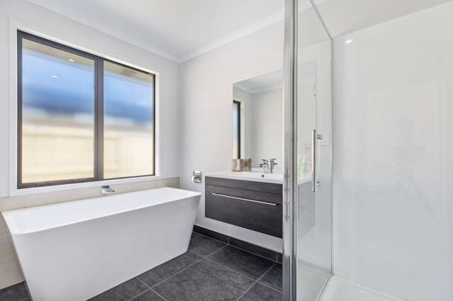 8 Rotomanu Place Pyes Pa_1