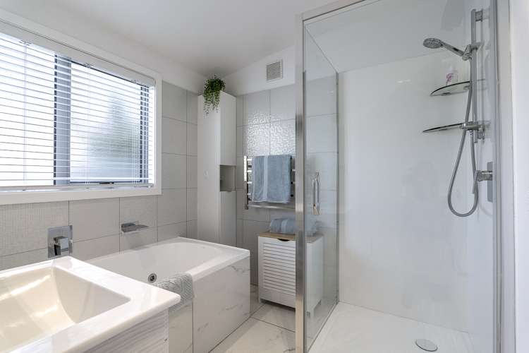 102a Esplanade Sumner_23
