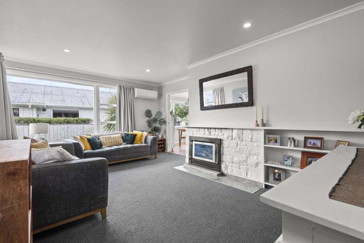 32 Catlins Crescent Milson_6