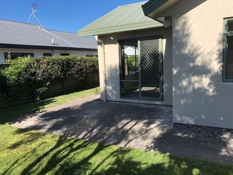 2/68A Guppy Road Greenmeadows_24