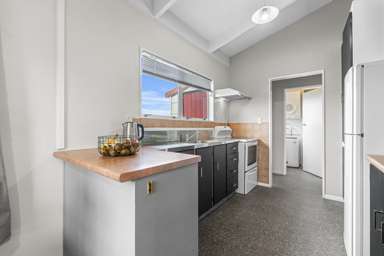 219 Parklands Avenue_3