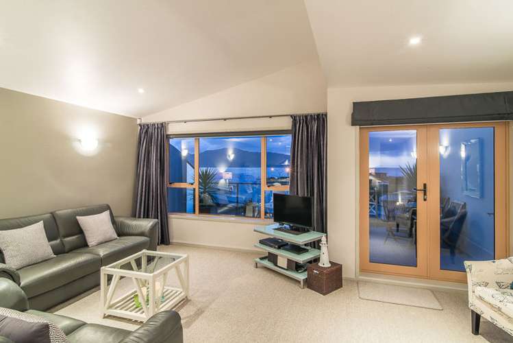 12/1 Marine Parade Paraparaumu Beach_3