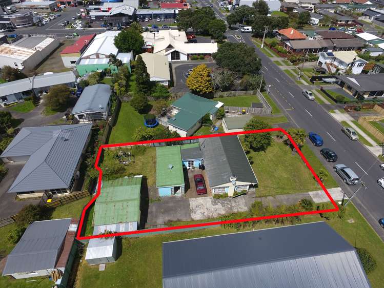 121 Centreway Road Orewa_1