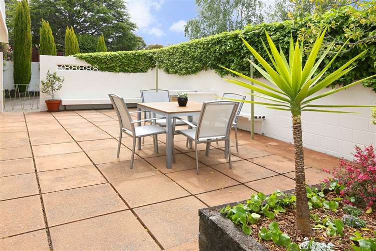 9 Eyre Street Henderson_15