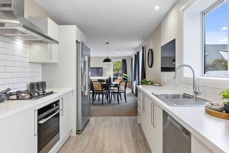 56 Gilberthorpes Road Hei Hei_10