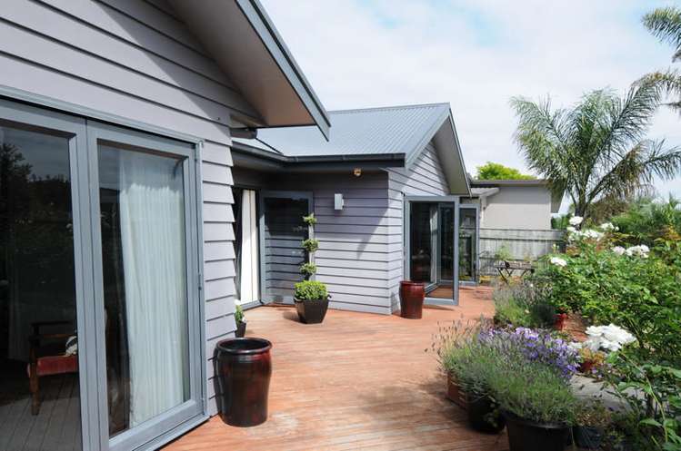 4 Pohutukawa Grove Lytton West_1