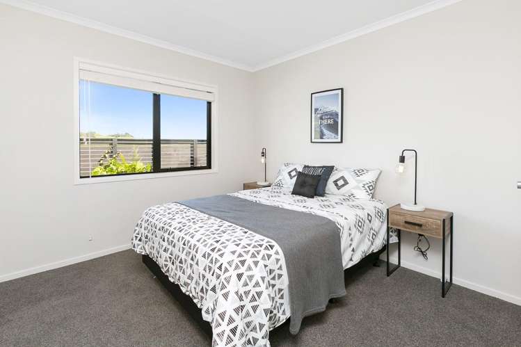 201 Ballintoy Park Drive Welcome Bay_13