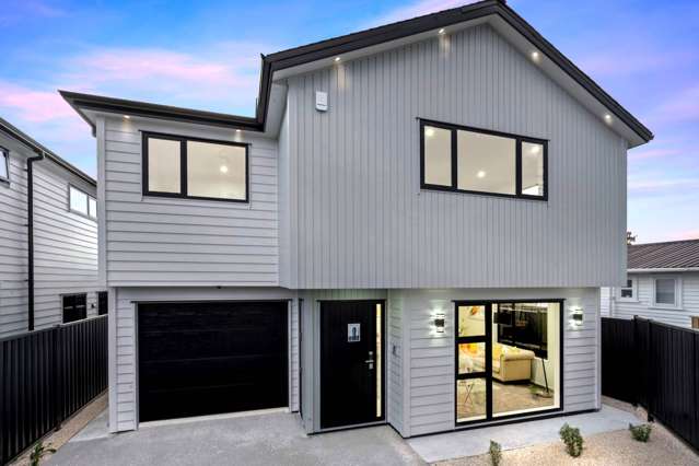Massive House For Sale in Mangere