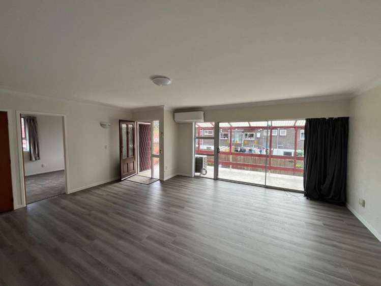 3/8 Pamela Place New Lynn_3