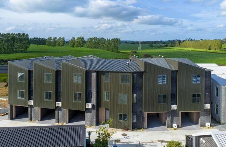 33/17 Rocky Road Huntington_21