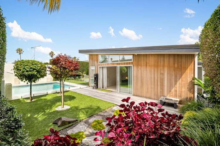 12 Tangaroa Street Point England_1