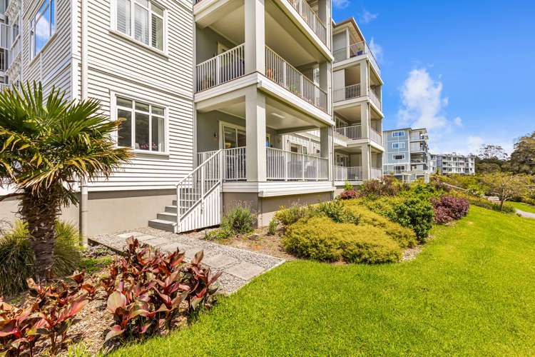 24 Eaves Bush Parade Orewa_25
