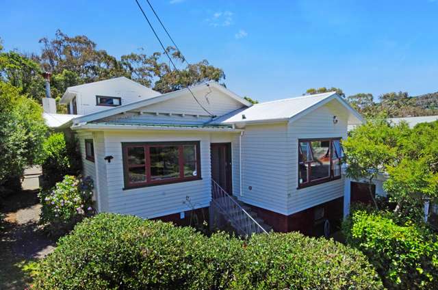 City End Serenity - Spacious Living In Karori