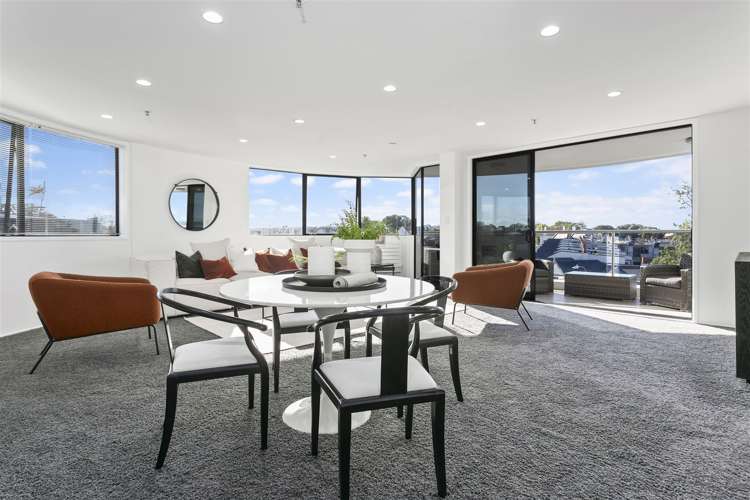 4a/175 Hurstmere Road Takapuna_7