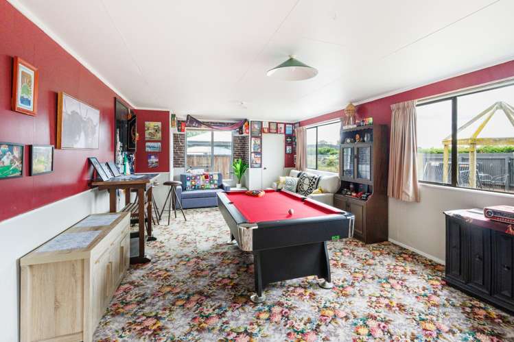 1435 Waughs Road Aorangi_23