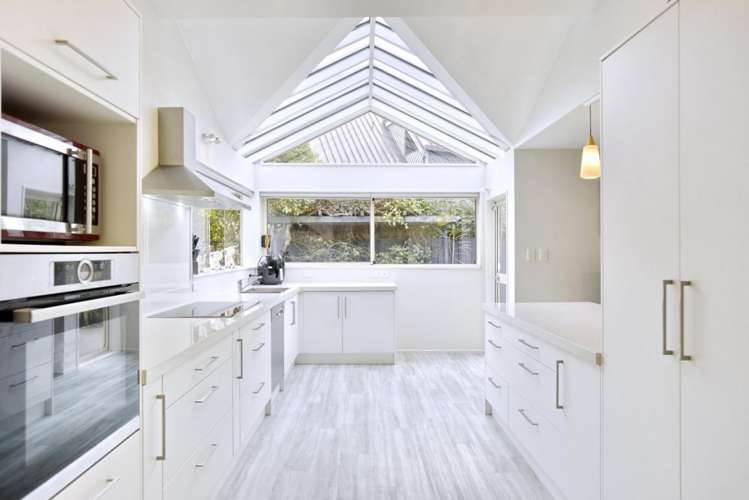 9 Tangmere Place Burwood_16