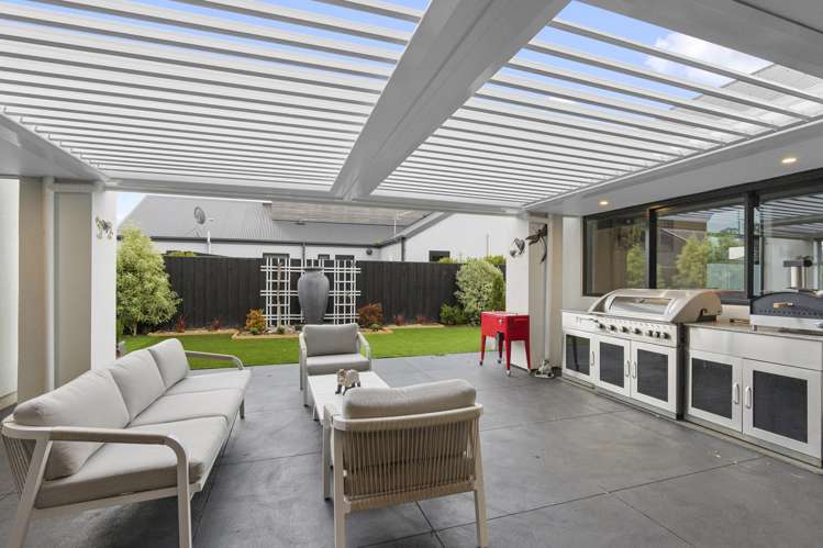 27 Carnaveron Drive Lincoln_12