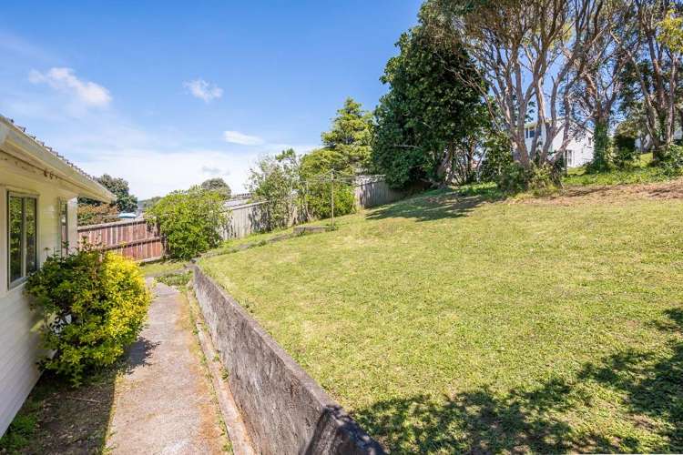 61 Davidson Crescent Tawa_14