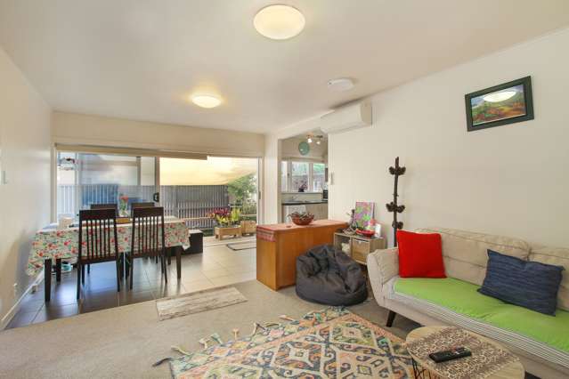 2/7 Lydia Avenue Northcote_3