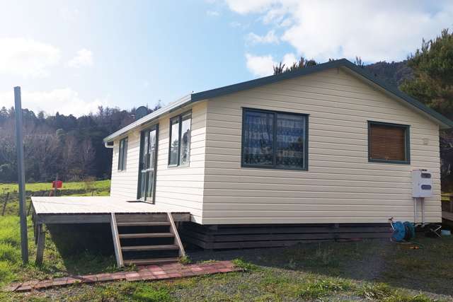 Stunning Harbour Views in McLeod Bay