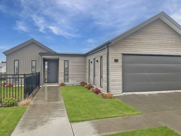 65 Silverstream Boulevard_0