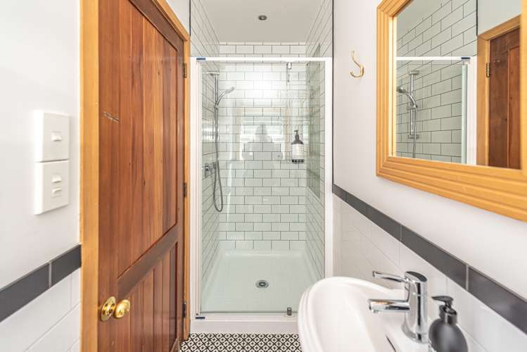 2 Eaton Crescent Otamatea_25