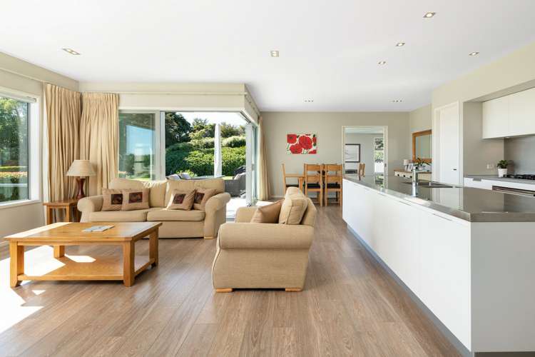 6 Orakei Place Welcome Bay_9