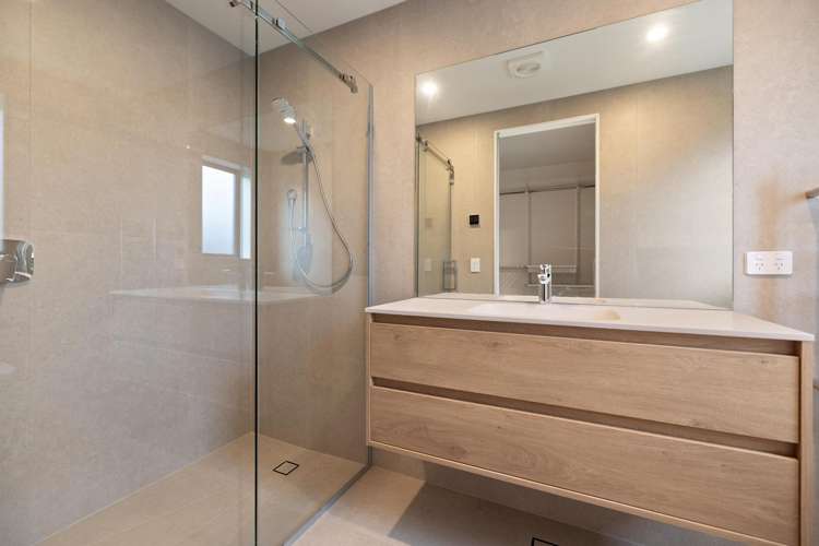 6 Florence Close Queenstown Hill_18