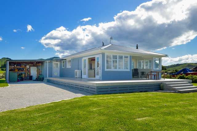 9 Browns Rise Mahia_2