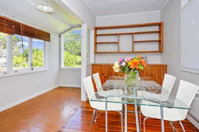 214 Onewa Road 10868_1