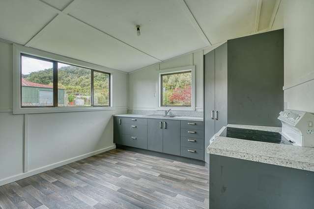 43 Main Road Harihari_4