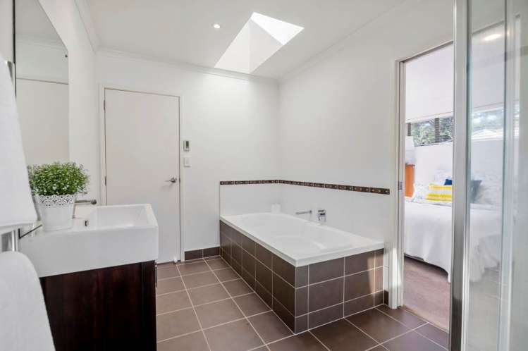 202c Beach Road Campbells Bay_17