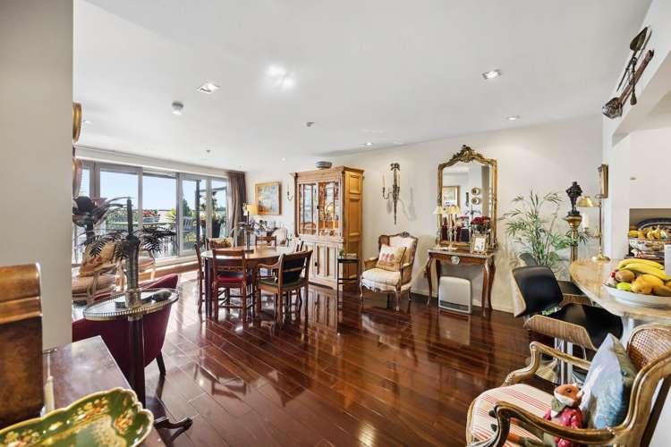 4B/10 Augustus Terrace_4